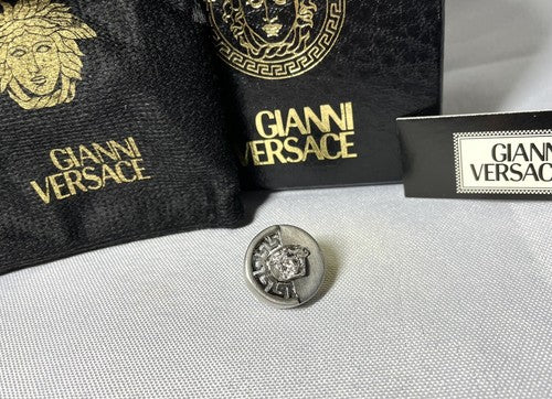 Auth beautiful Gianni Versace Brooch Medusa & Greca silver Vintage Gift
