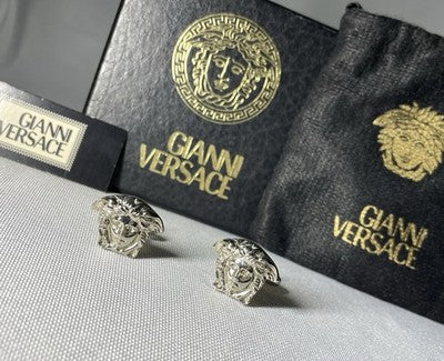 Auth Beautiful GINNNI VERSACE Medusa face 3D Vintage Cufflinks silver +Box Gift