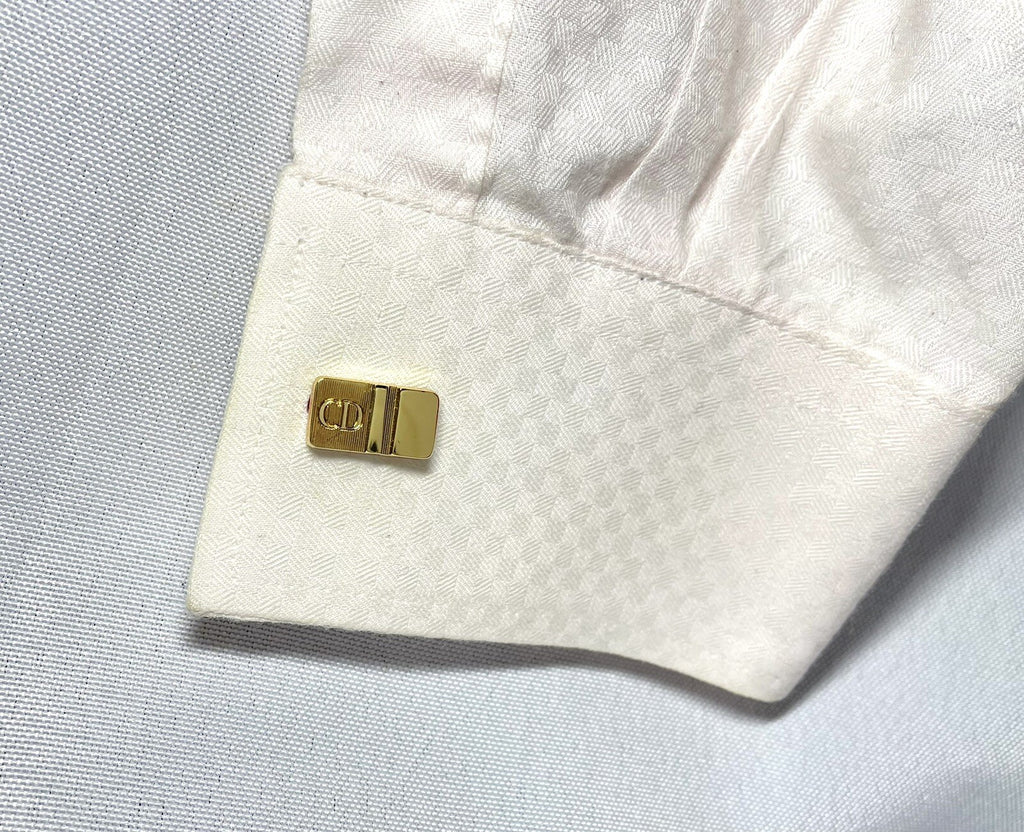 8037557