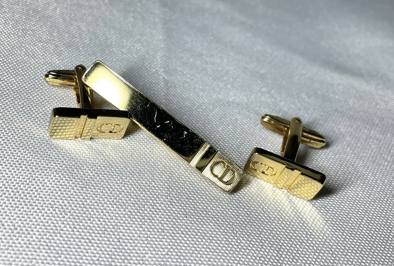 8037557