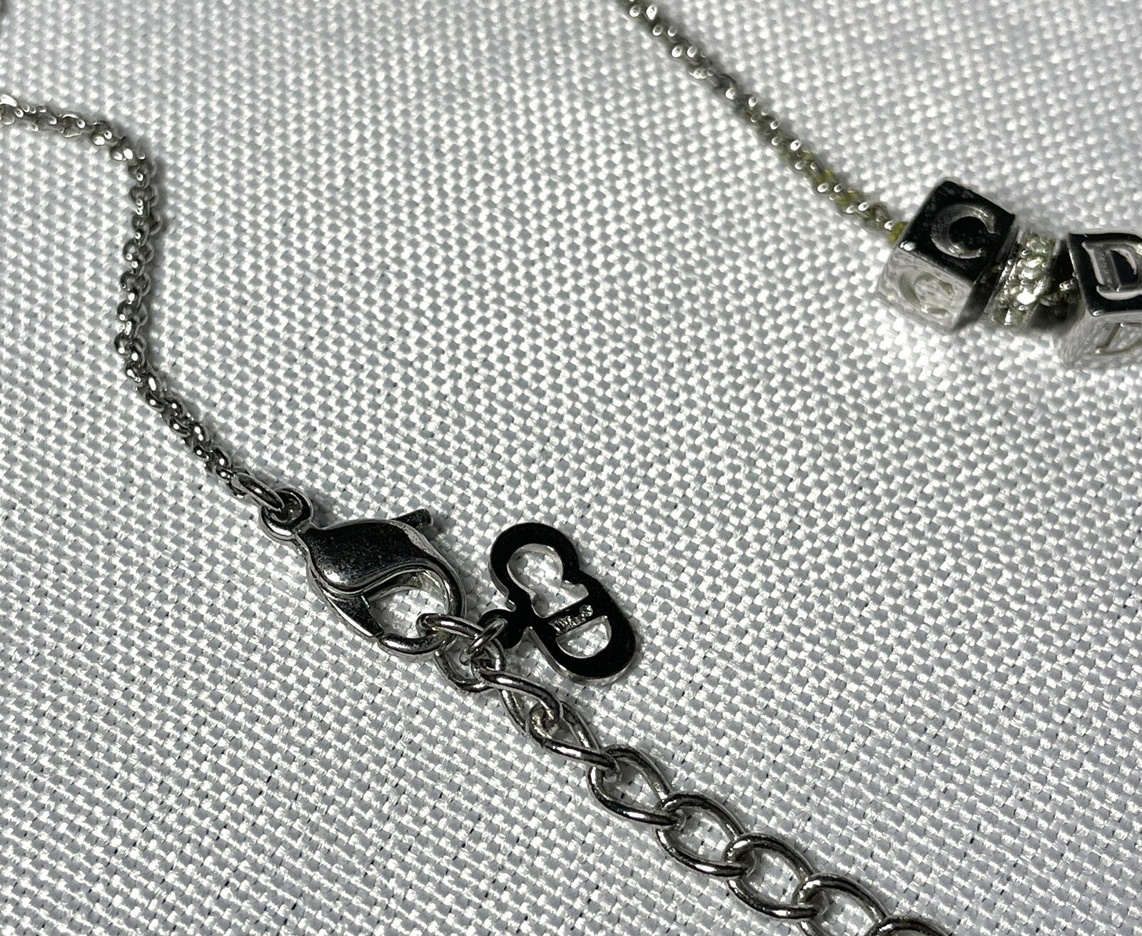 8037561