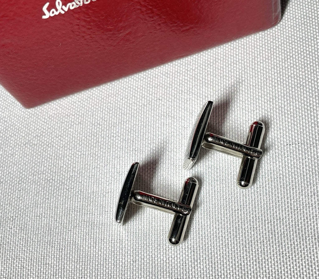 Auth Beautiful Ferragamo Cufflinks mulch Gancini Black Silver Gift